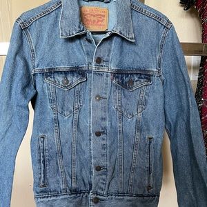 Levi’s classic mens jacket small
